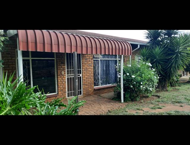 7 BEDROOM FREEHOLD FOR SALE IN ELSBURG